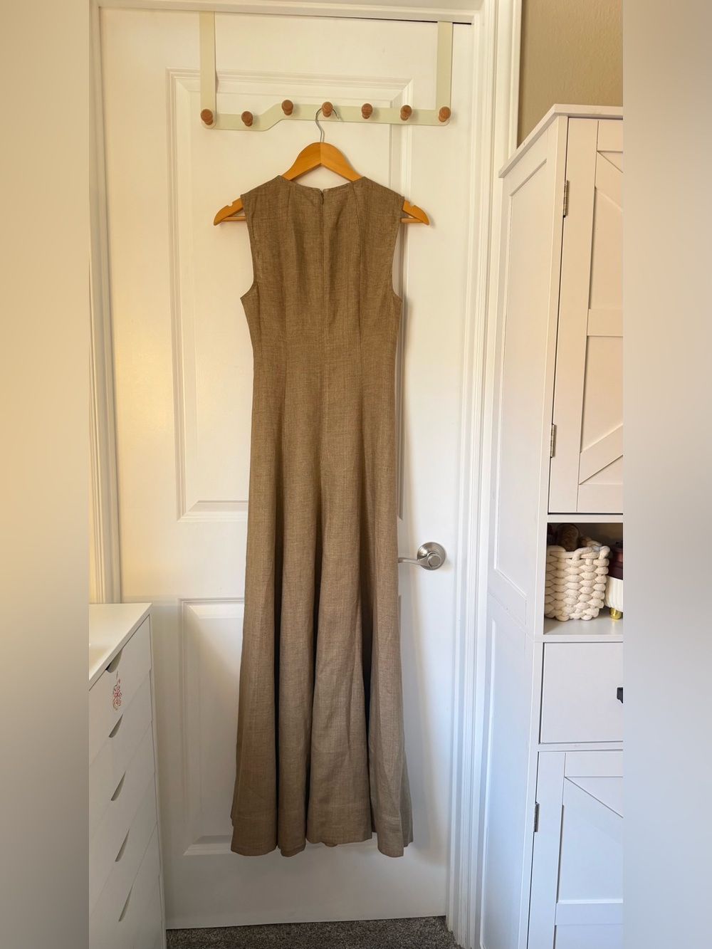 Reformation Cecilia Linen Dress In dark oatmeal, new without tags, never worn. - Picture 9 of 12